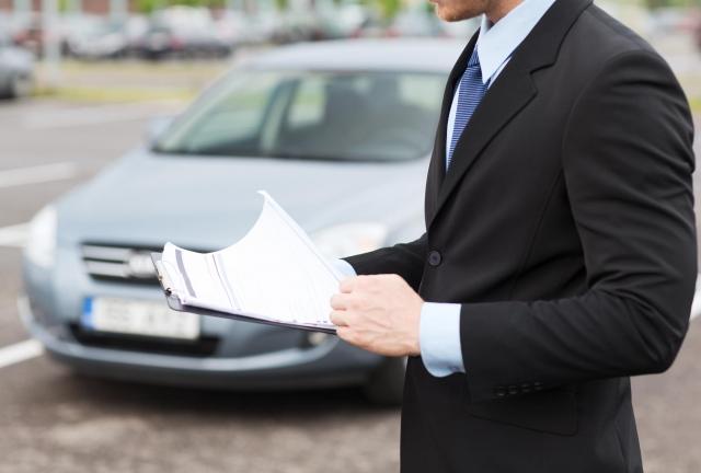 Traffic Lawyer vs. DIY: Should You Handle Minor Traffic Offenses Alone?